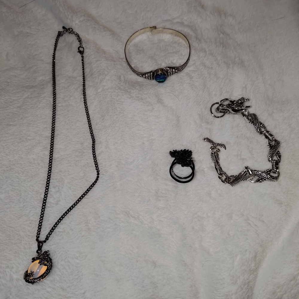 Elegant Silver and Black Jewelry Set